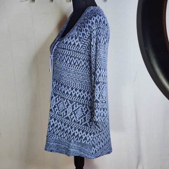 One World Periwinkle Black Mix Pattern 3/4 Sleeve Poly Lace Up Front Top Size S - Picture 9 of 16